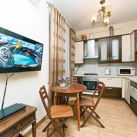 Apartament Квартира В Тихом Месте Шумного Мегаполиса Kijów Zewnętrze zdjęcie